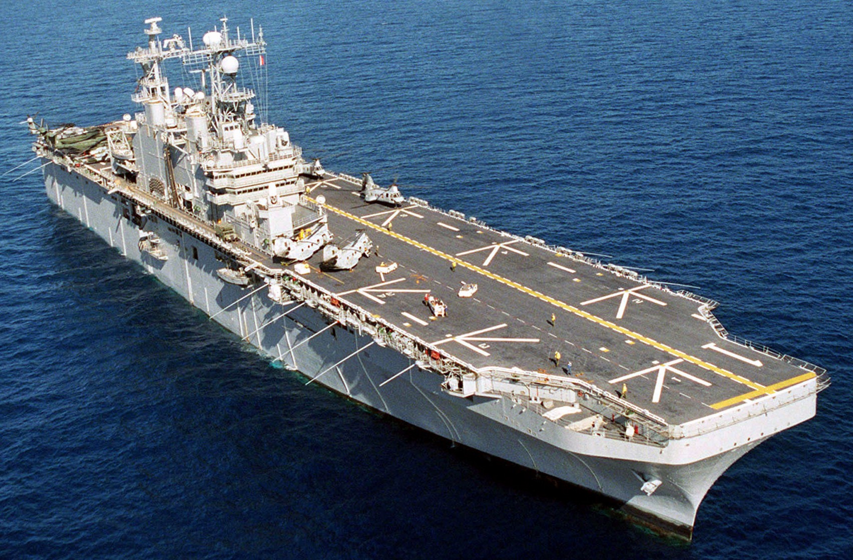 lha-1 uss tarawa amphibious assault ship us navy exercise kernel blitz 87