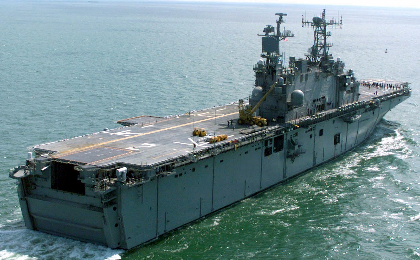 lha-2 uss saipan tarawa class amphibious assault ship us navy 10
