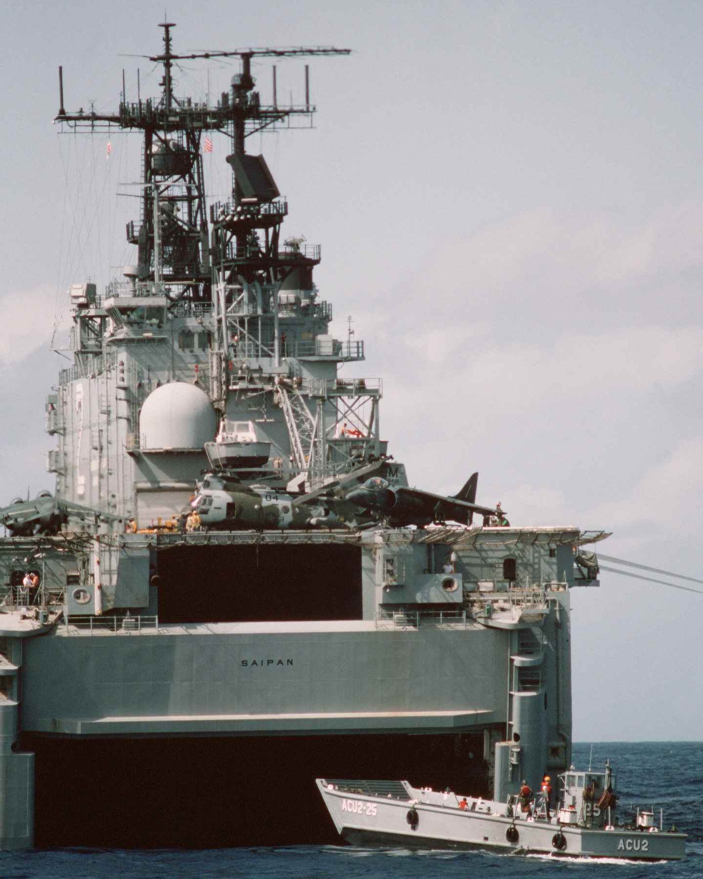 lha-2 uss saipan tarawa class amphibious assault ship us navy 22nd meu hmm-261 usmc operation sharp edge liberia 80