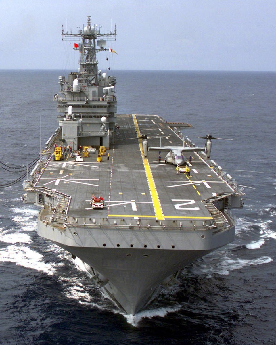 lha-2 uss saipan tarawa class amphibious assault ship us navy 100 mv-22 osprey testing
