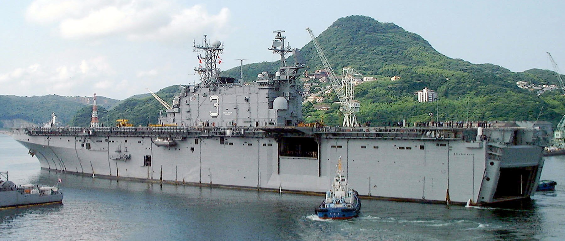 lha-3 uss belleau wood tarawa class amphibious assault ship us navy 02 sasebo japan
