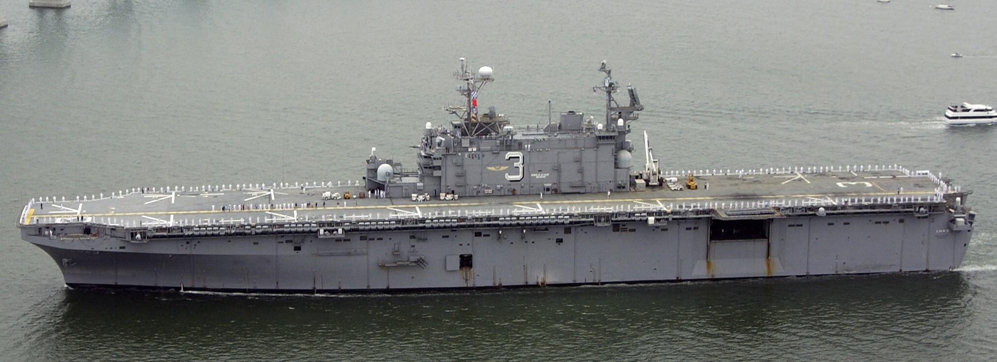 lha-3 uss belleau wood tarawa class amphibious assault ship us navy 08 naval base san diego