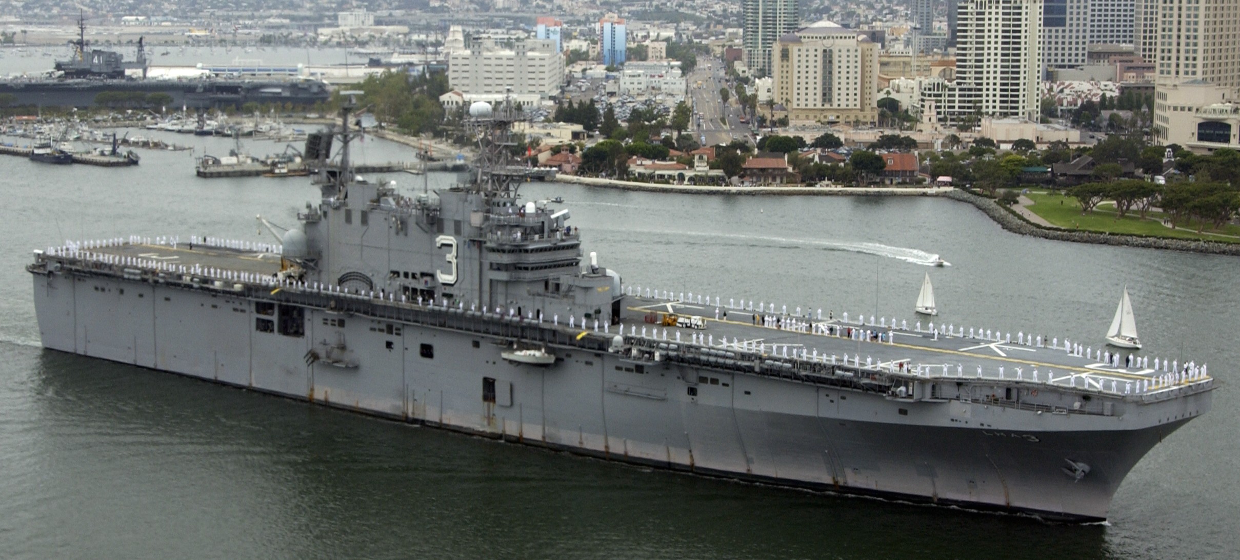 lha-3 uss belleau wood tarawa class amphibious assault ship us navy 09 final homecoming