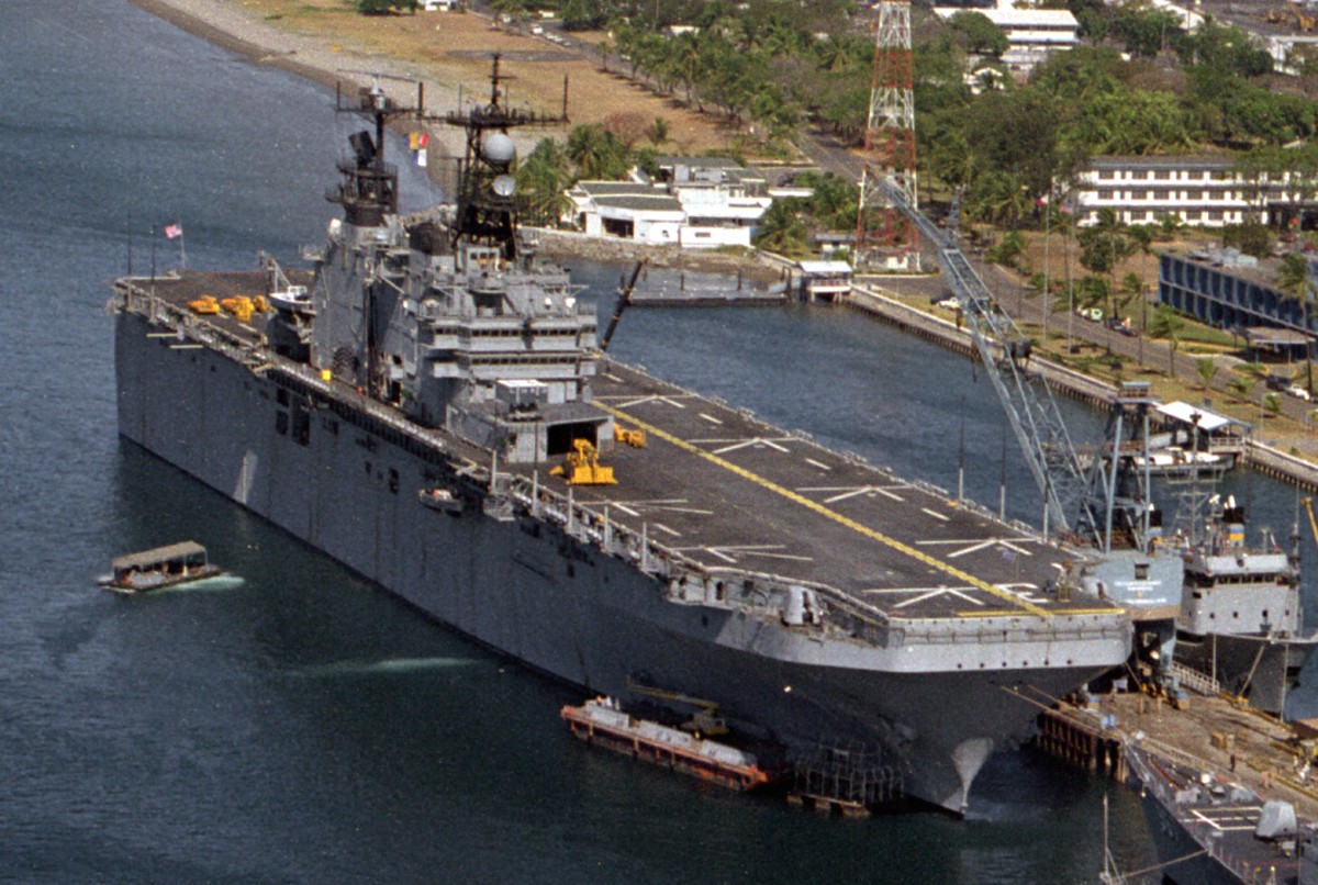 lha-3 uss belleau wood tarawa class amphibious assault ship us navy 17 subic bay philippines