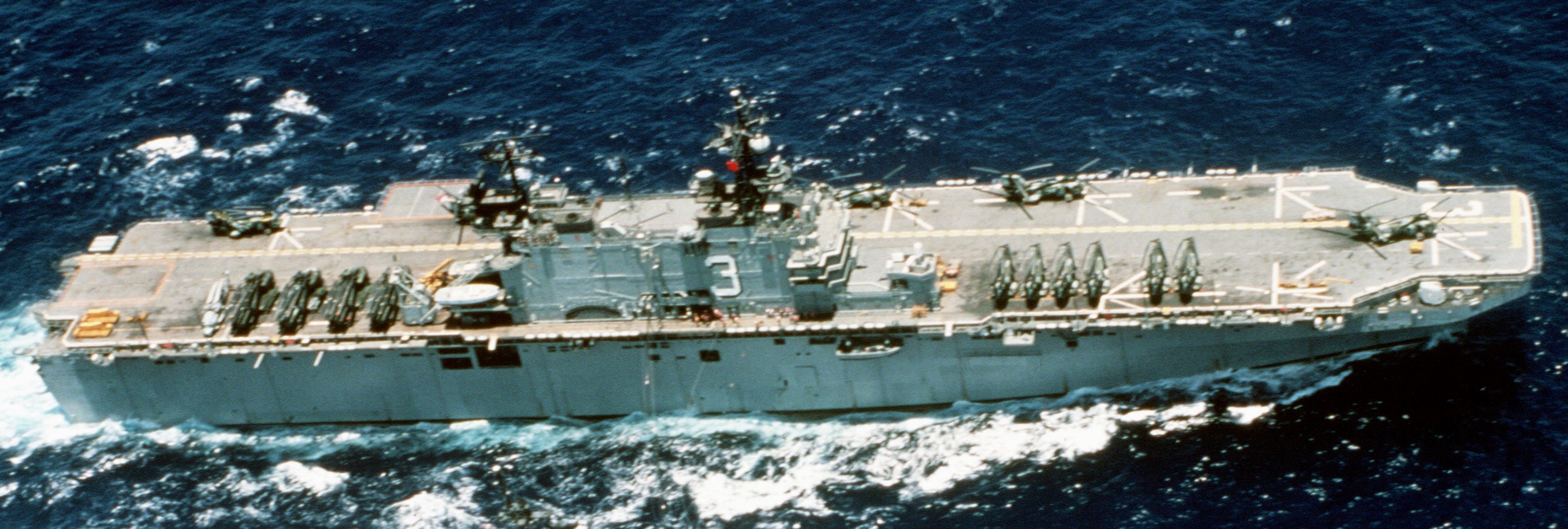 lha-3 uss belleau wood tarawa class amphibious assault ship us navy 32 exercise rimpac 1990