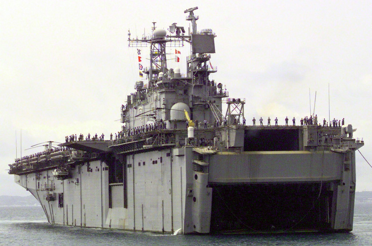 lha-3 uss belleau wood tarawa class amphibious assault ship us navy 39 white beach okinawa japan