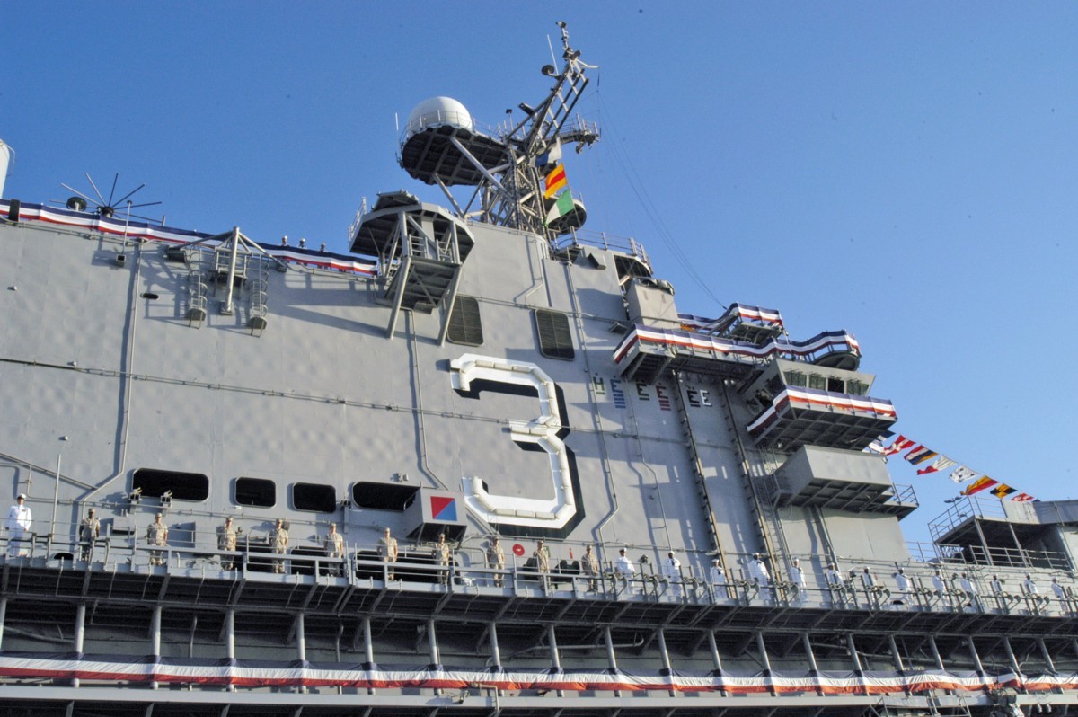 lha-3 uss belleau wood tarawa class amphibious assault ship us navy 42 decommissioning ceremony san diego
