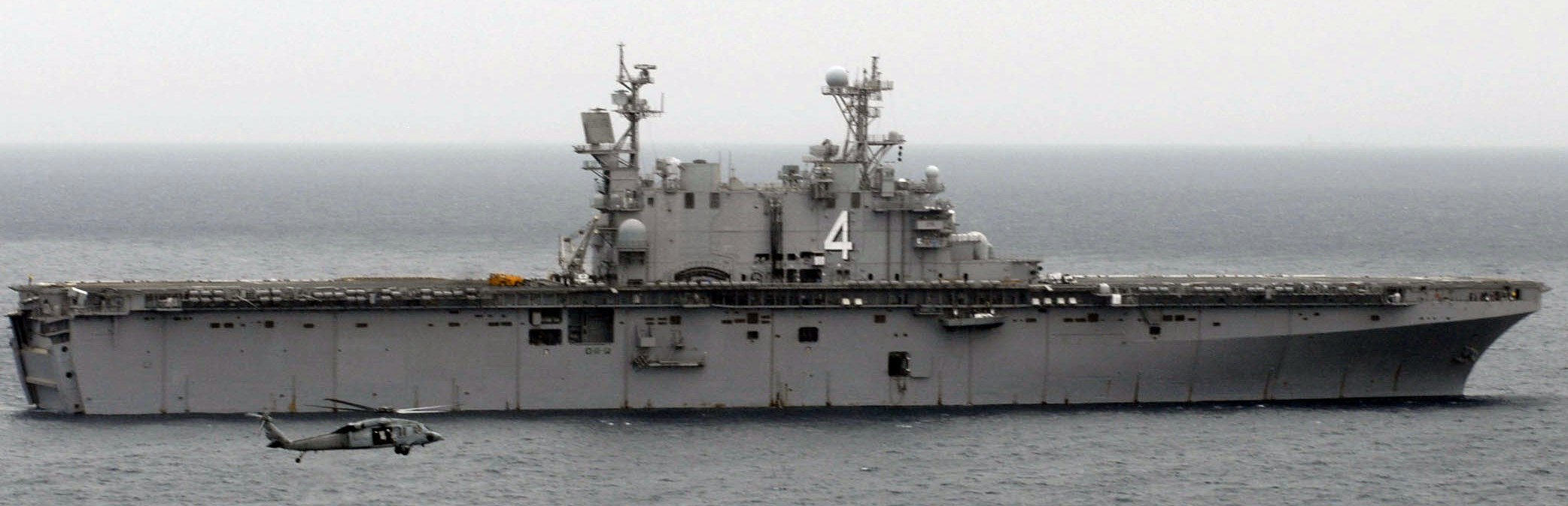 lha-4 uss nassau tarawa class amphibious assault ship us navy 36 persian gulf