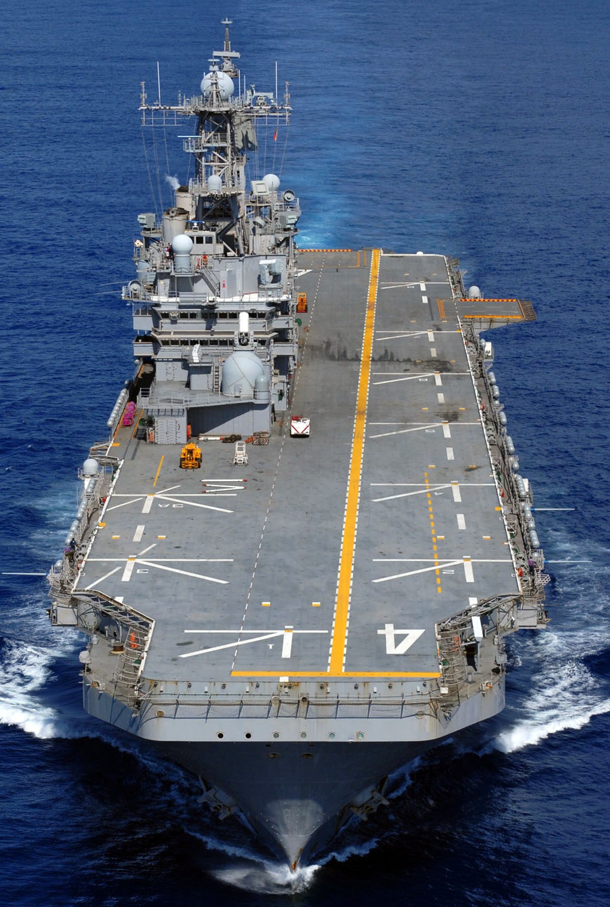 lha-4 uss nassau tarawa class amphibious assault ship us navy 37