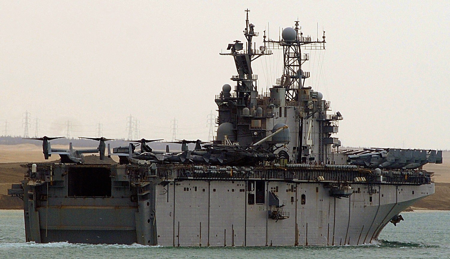 lha-4 uss nassau tarawa class amphibious assault ship us navy 56 suez canal