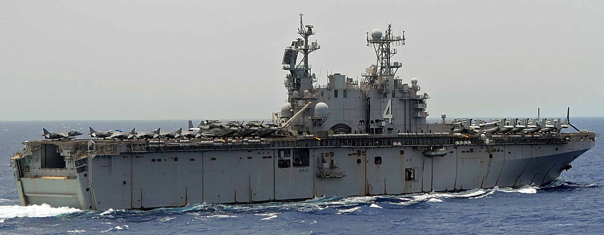 lha-4 uss nassau tarawa class amphibious assault ship us navy 59 vmm-162 24meu soc