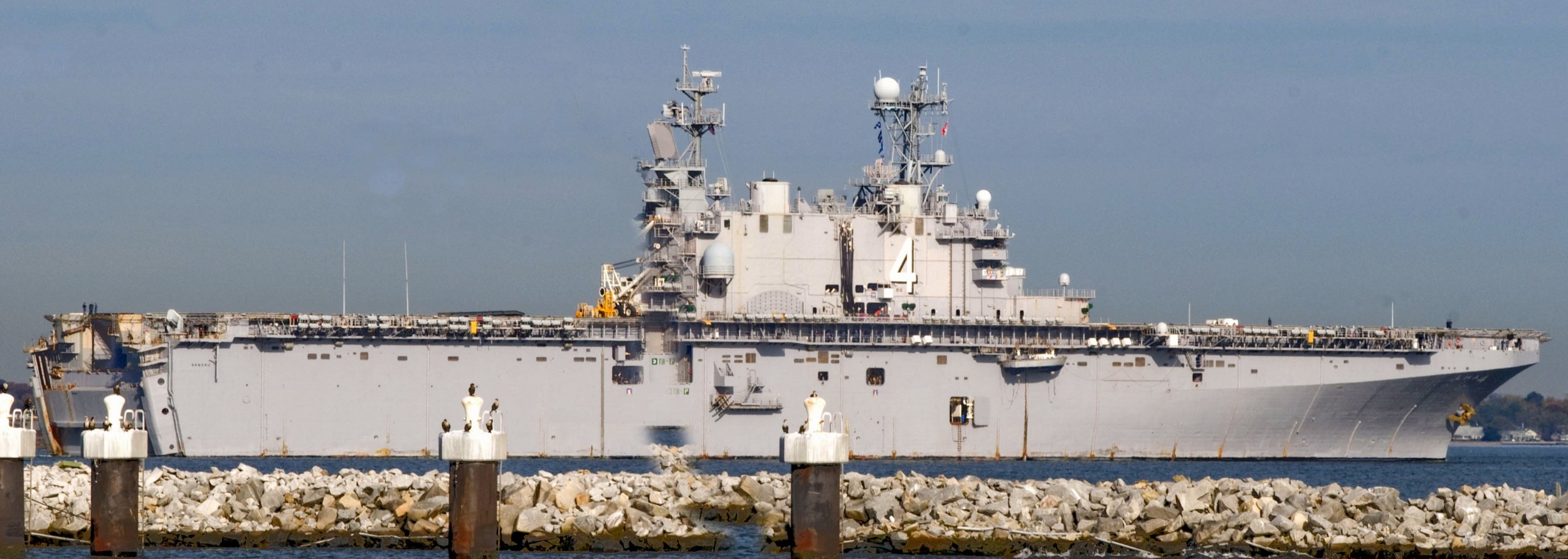 lha-4 uss nassau tarawa class amphibious assault ship us navy 62 norfolk virginia