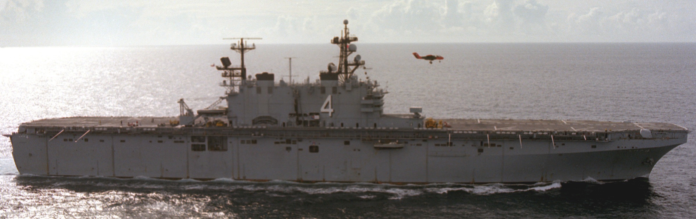 lha-4 uss nassau tarawa class amphibious assault ship us navy 85