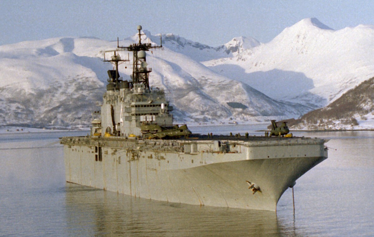 lha-4 uss nassau tarawa class amphibious assault ship us navy 113