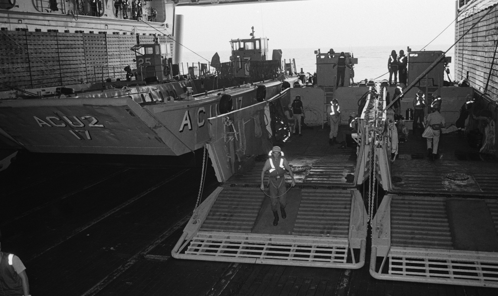 lha-4 uss nassau tarawa class amphibious assault ship us navy 118 well deck