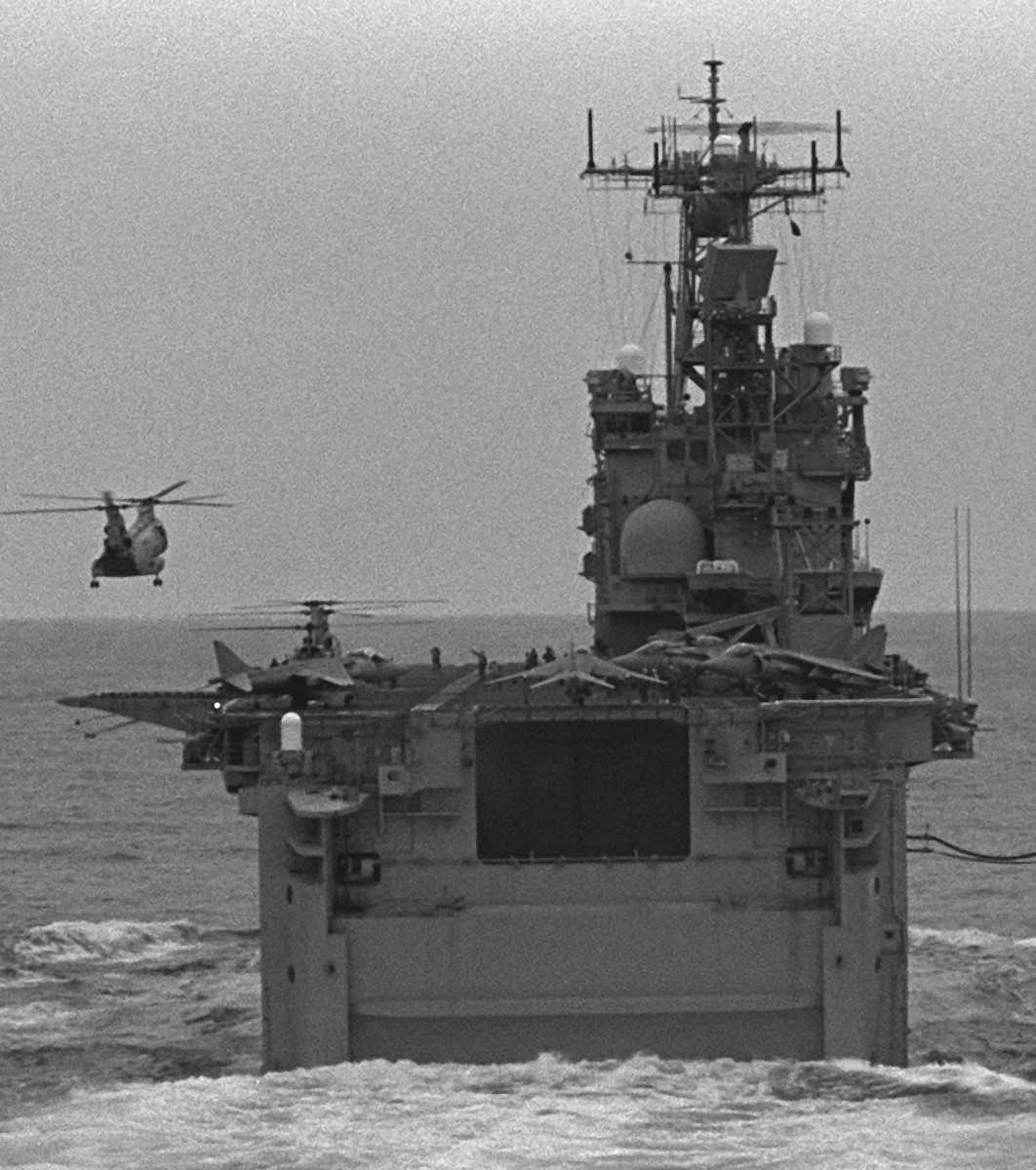 lha-4 uss nassau tarawa class amphibious assault ship us navy 131 nato exercise team work 1992