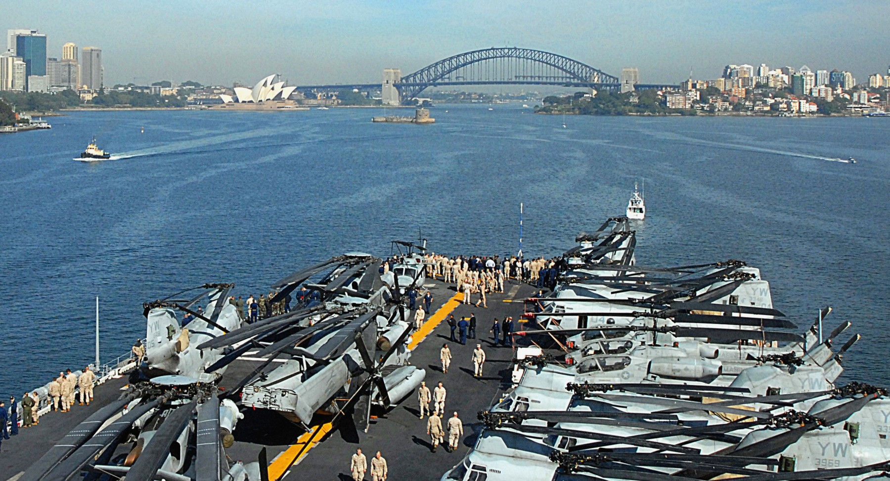 lha-5 uss peleliu tarawa class amphibious assault ship landing helicopter us navy sydney australia 44