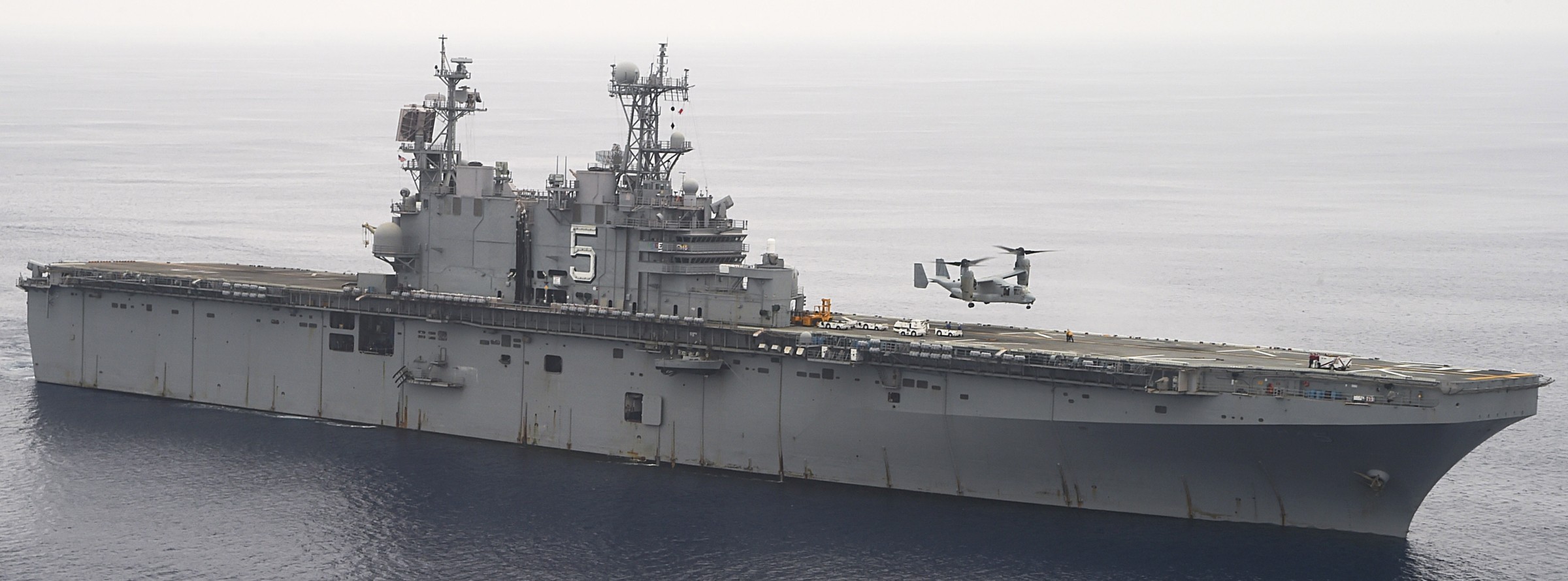 lha-5 uss peleliu tarawa class amphibious assault ship landing helicopter us navy 121