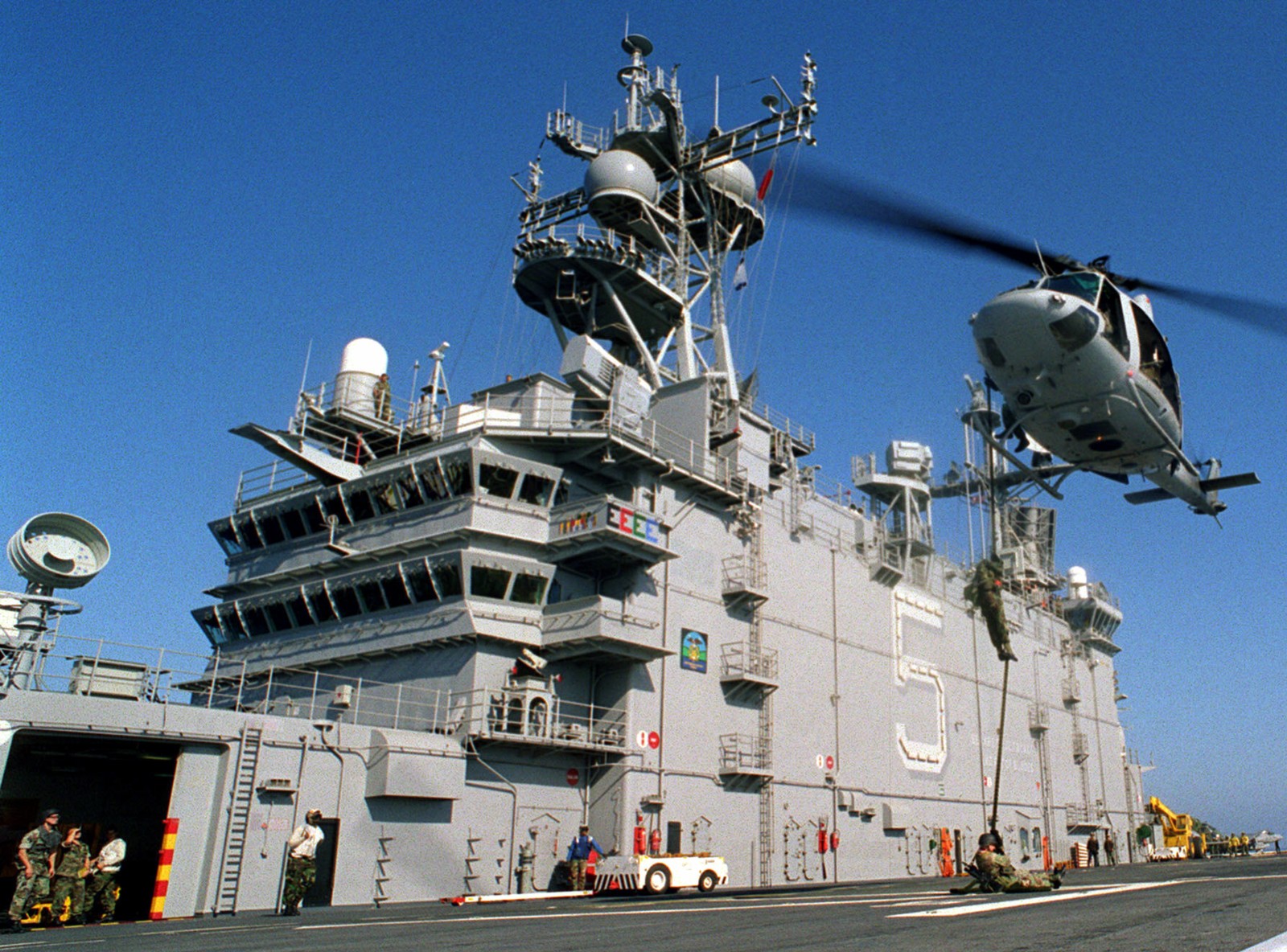 lha-5 uss peleliu tarawa class amphibious assault ship landing helicopter us navy 148
