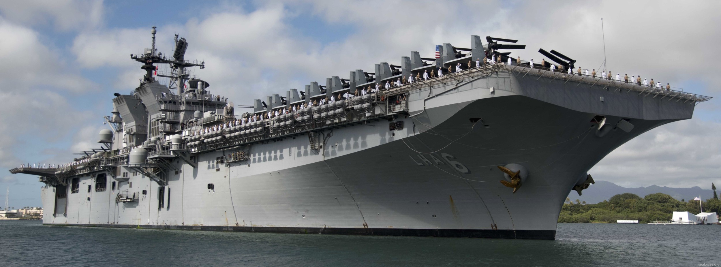 lha-6 uss america amphibious assault ship us navy 23 joint base pearl harbor hickam hawaii