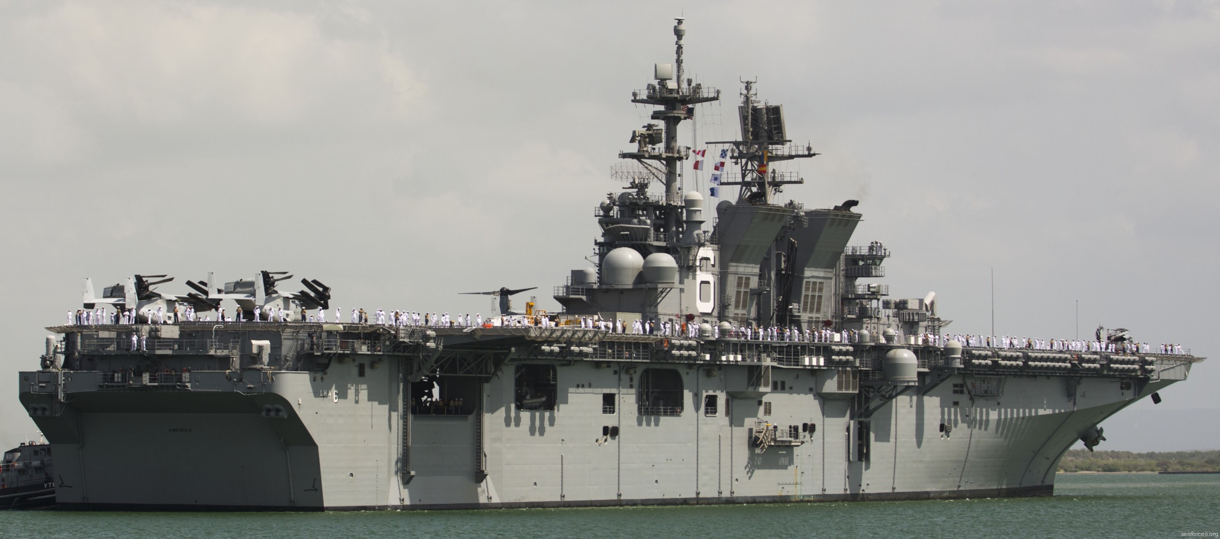 lha-6 uss america amphibious assault ship us navy 82 guantanamo bay cuba