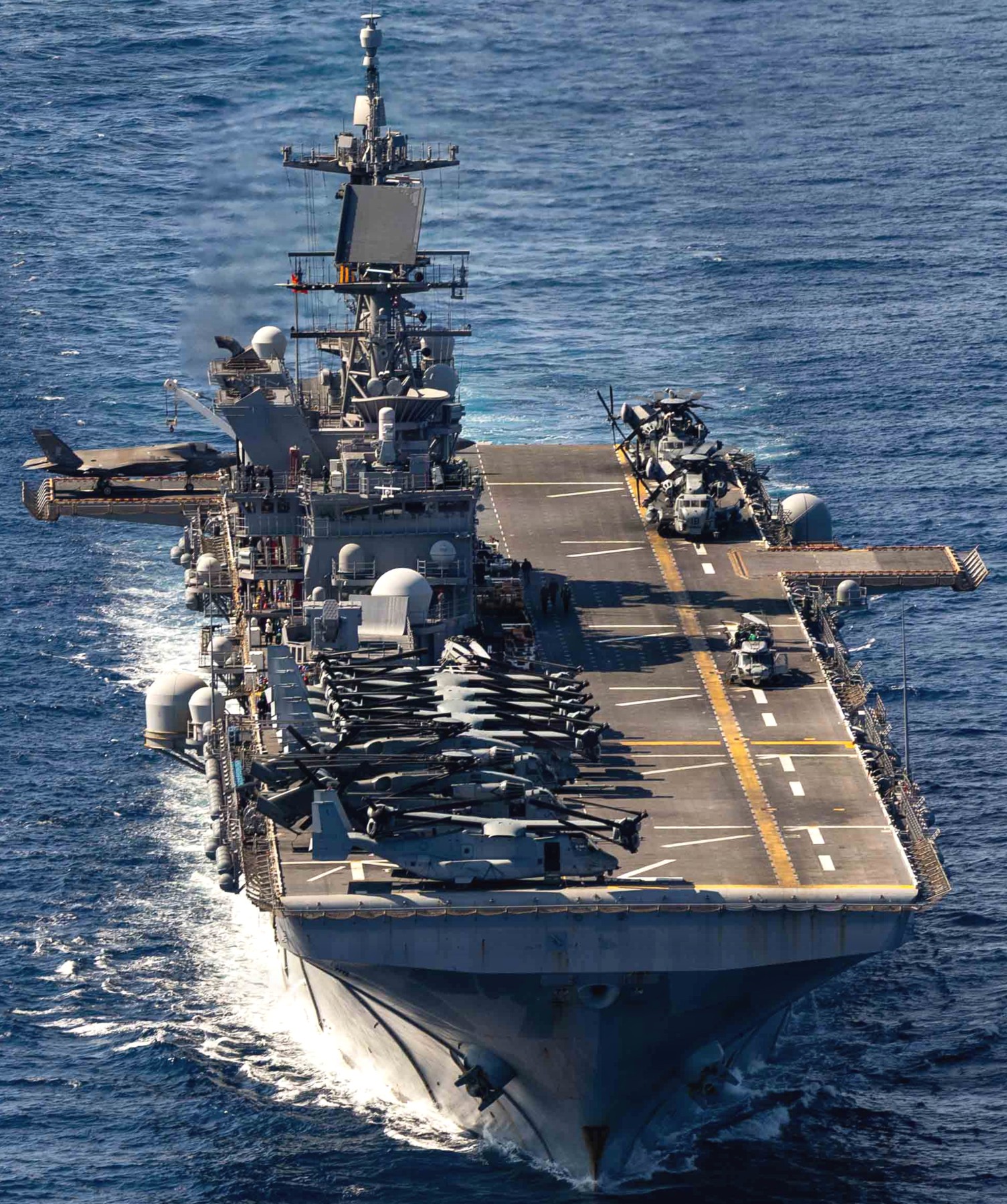 lha-7 uss tripoli amphibious assault ship landing 7th fleet aor 2026 84