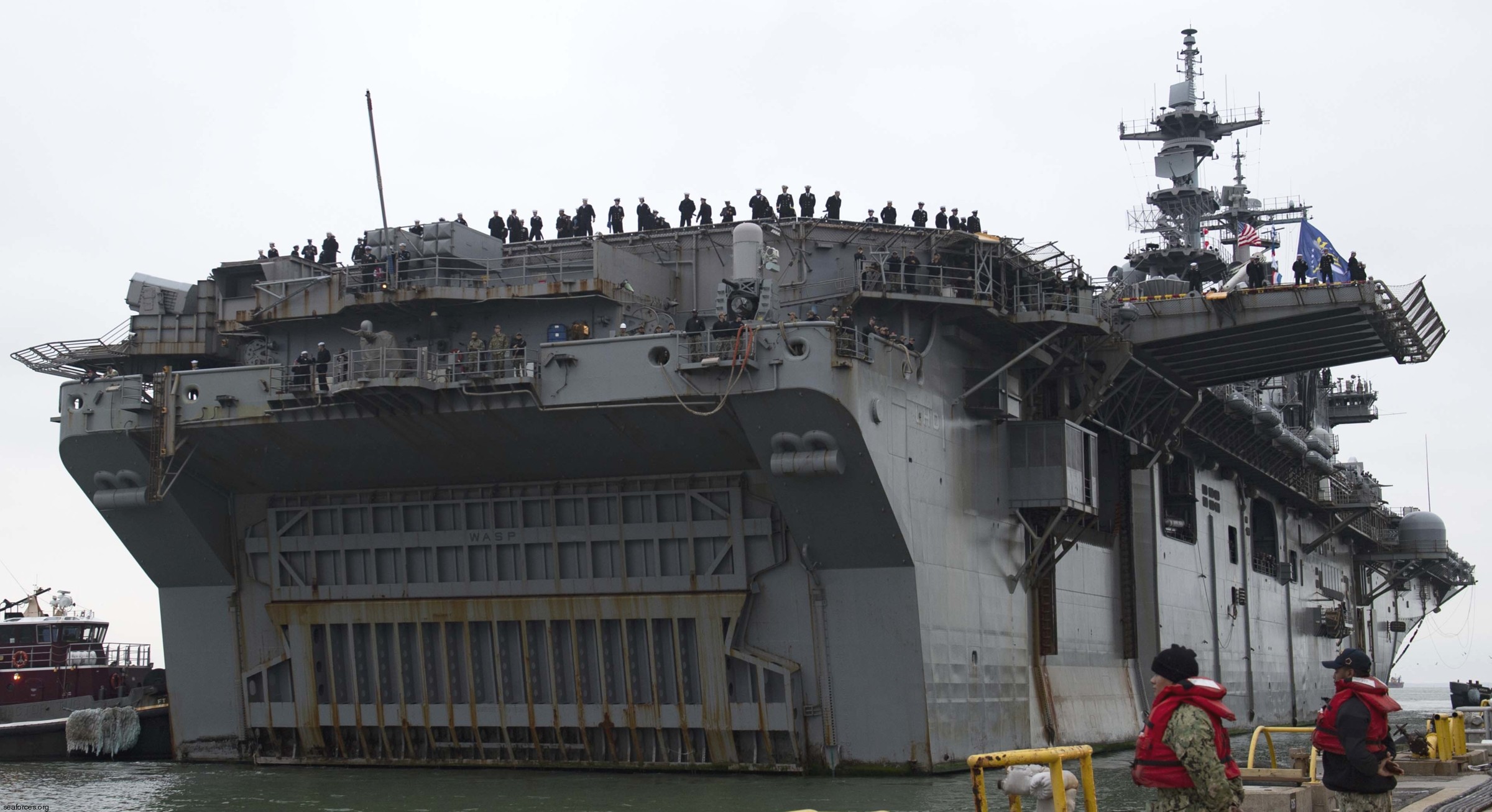 lhd-1 uss wasp amphibious assault landing ship dock helicopter us navy returning norfolk 02