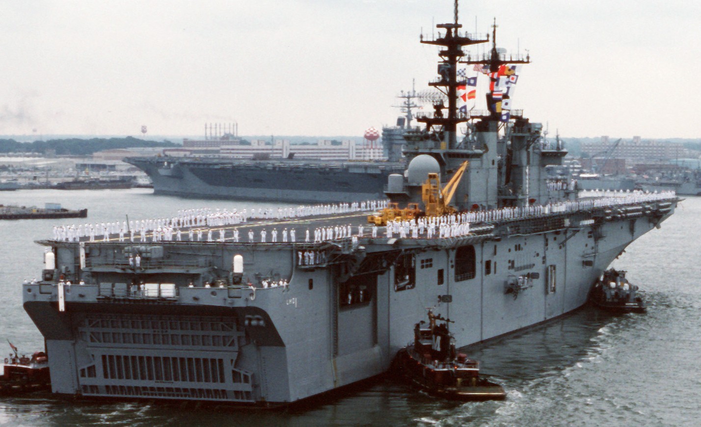 lhd-1 uss wasp amphibious assault landing ship dock helicopter us navy 36