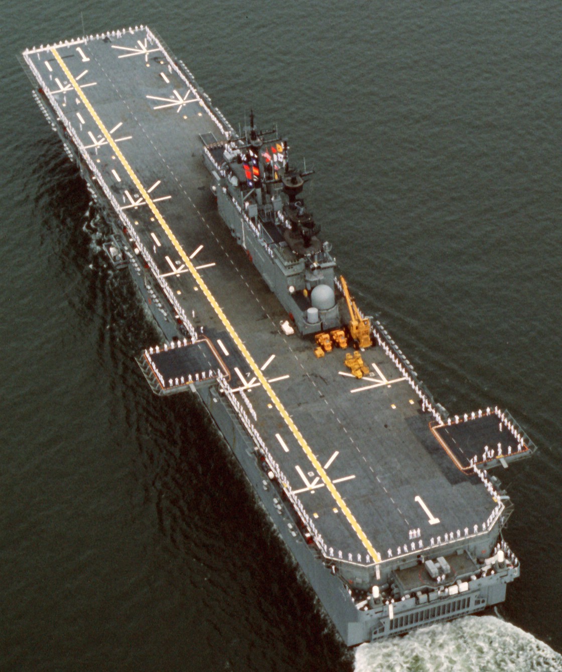 lhd-1 uss wasp amphibious assault landing ship dock helicopter us navy 38