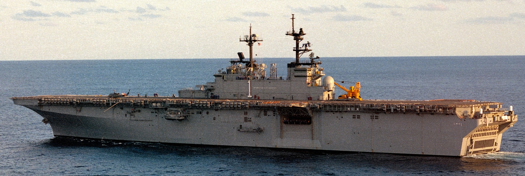 lhd-1 uss wasp amphibious assault landing ship dock helicopter us navy 47