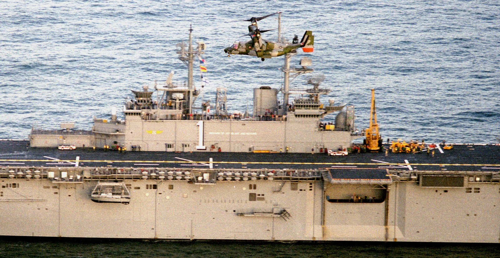 lhd-1 uss wasp amphibious assault landing ship dock helicopter us navy v-22a osprey trials 64