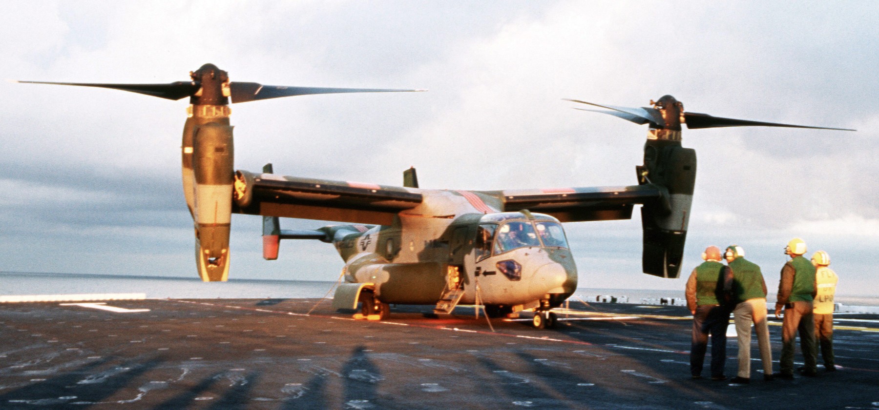lhd-1 uss wasp amphibious assault landing ship dock helicopter us navy bell v-22a osprey 65