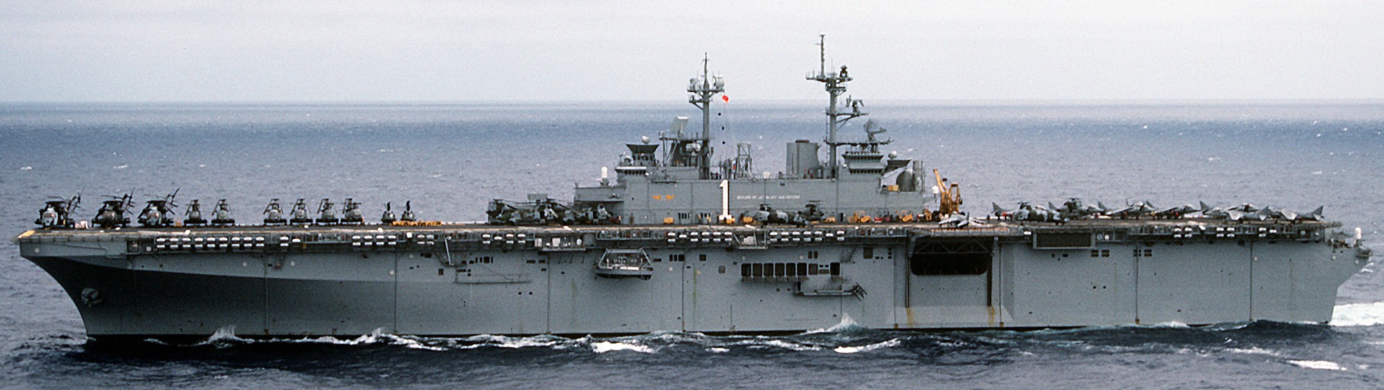 lhd-1 uss wasp amphibious assault landing ship dock helicopter us navy 70