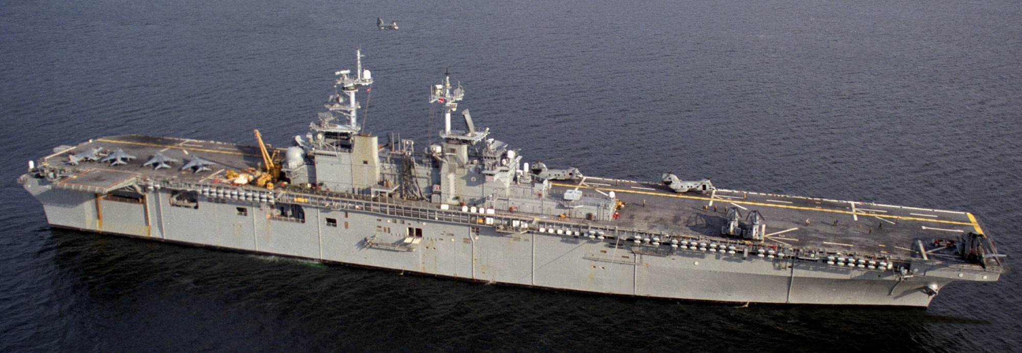 lhd-1 uss wasp amphibious assault landing ship dock helicopter us navy exercise strong resolve norway 95