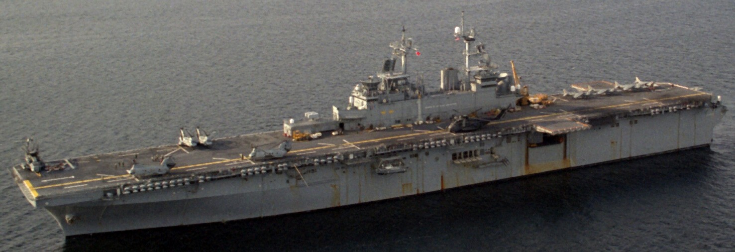 lhd-1 uss wasp amphibious assault landing ship dock helicopter us navy 98