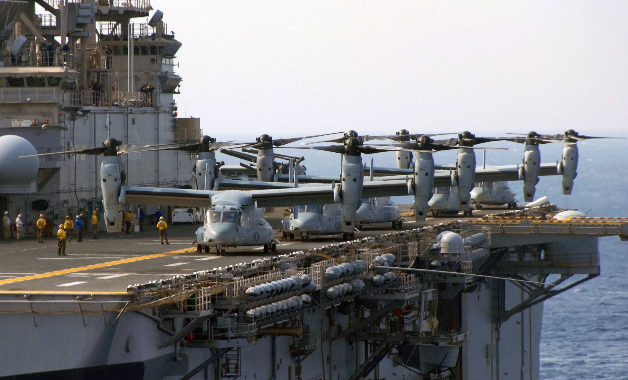 lhd-1 uss wasp amphibious assault landing ship dock helicopter us navy aqaba mv-22b osprey 117