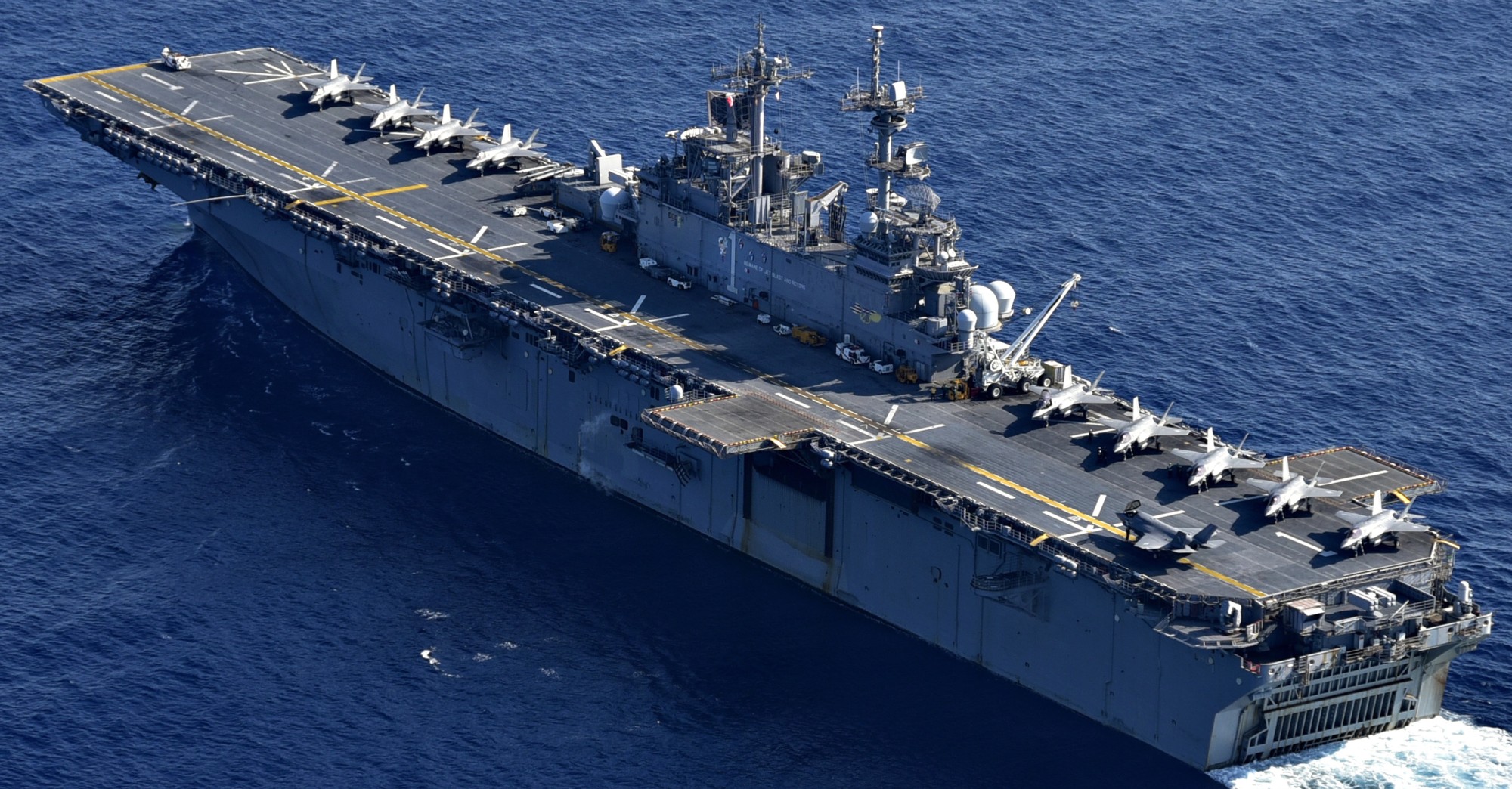 lhd-1 uss wasp amphibious assault landing ship dock helicopter us navy exercise balitakan 156