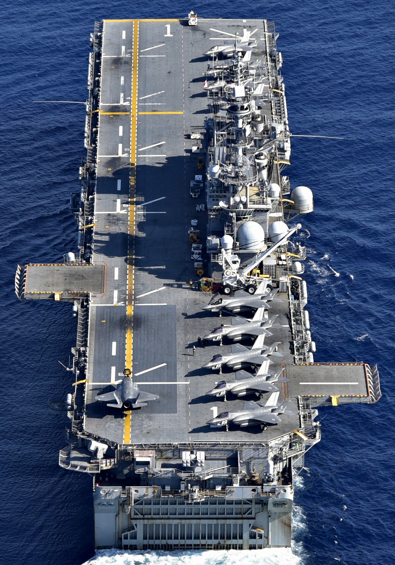 lhd-1 uss wasp amphibious assault landing ship dock helicopter us navy south china sea balitakan 157