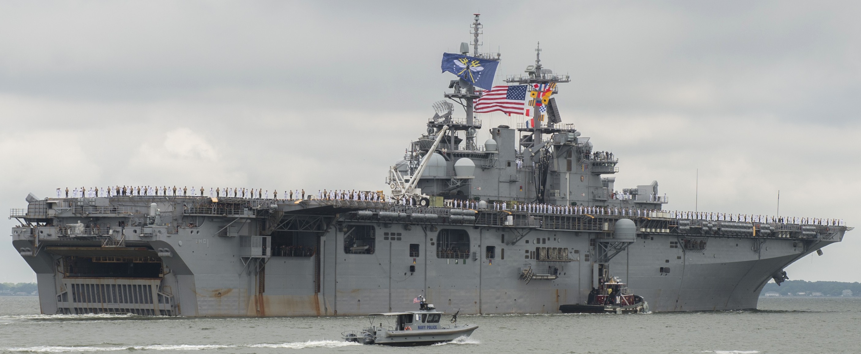 lhd-1 uss wasp amphibious assault landing ship dock helicopter us navy naval station norfolk virginia 172