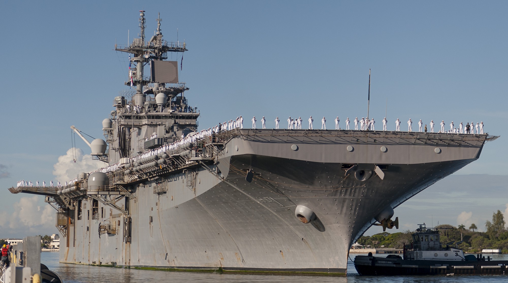 lhd-1 uss wasp amphibious assault landing ship dock helicopter us navy pearl harbor hickam hawaii 204