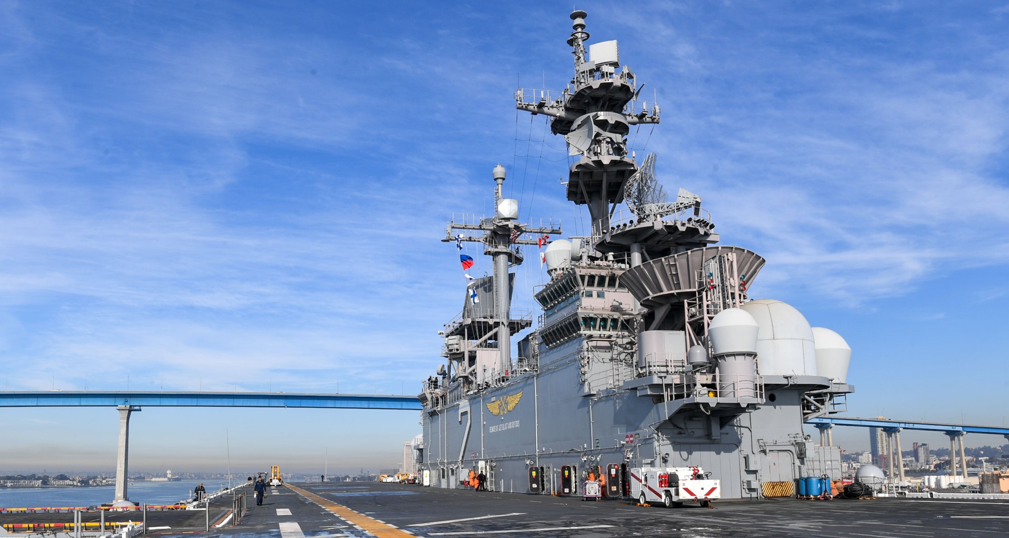 LHD-2 USS Essex Wasp class Amphibious Assault Ship US Navy