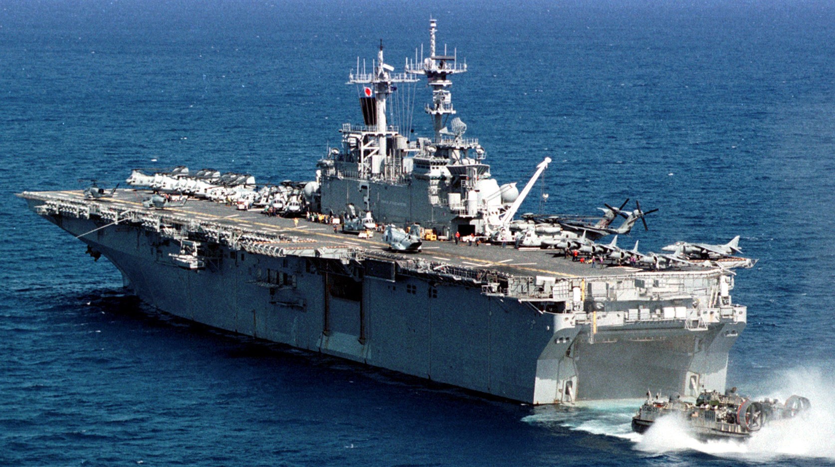 lhd-3 uss kearsarge wasp class amphibious assault ship us navy marines hmm-365 puerto rico 25