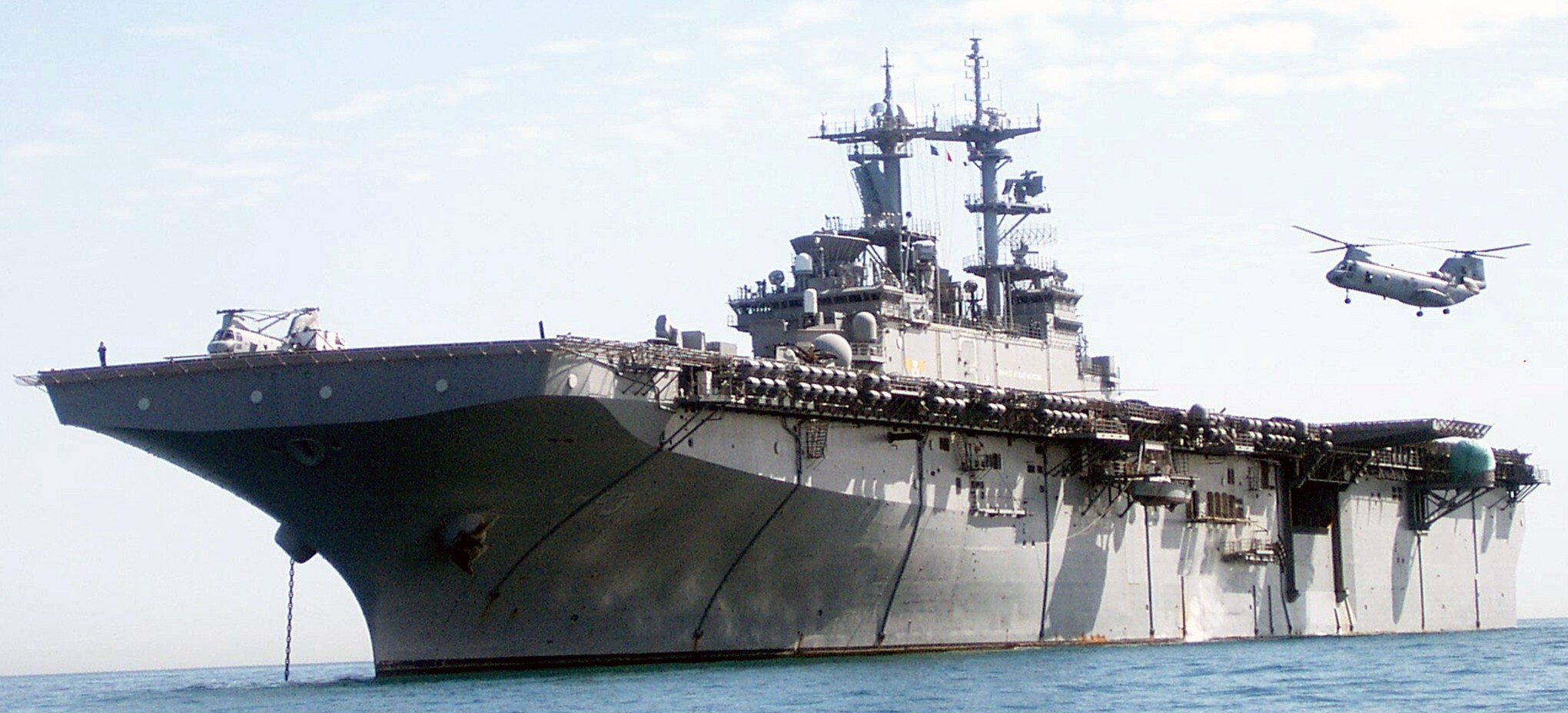 lhd-3 uss kearsarge wasp class amphibious assault ship landing dock us navy persian arabian gulf 29