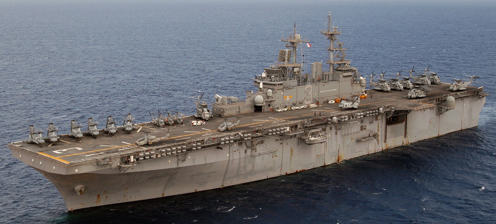 lhd-3 uss kearsarge wasp class amphibious assault ship landing dock us navy gulf of aqaba 34