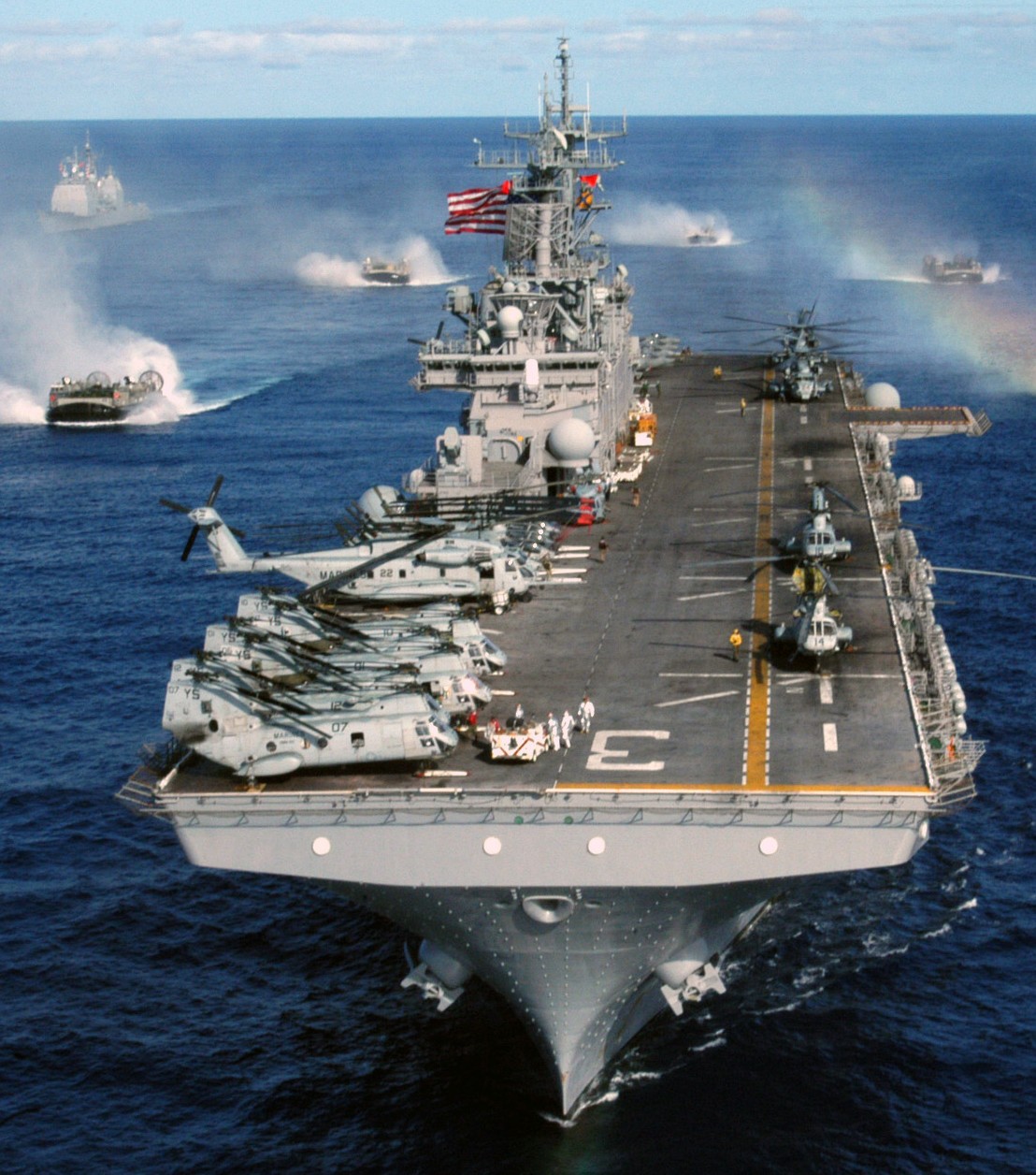 lhd-3 uss kearsarge wasp class amphibious assault ship us navy marines hmm-162 49