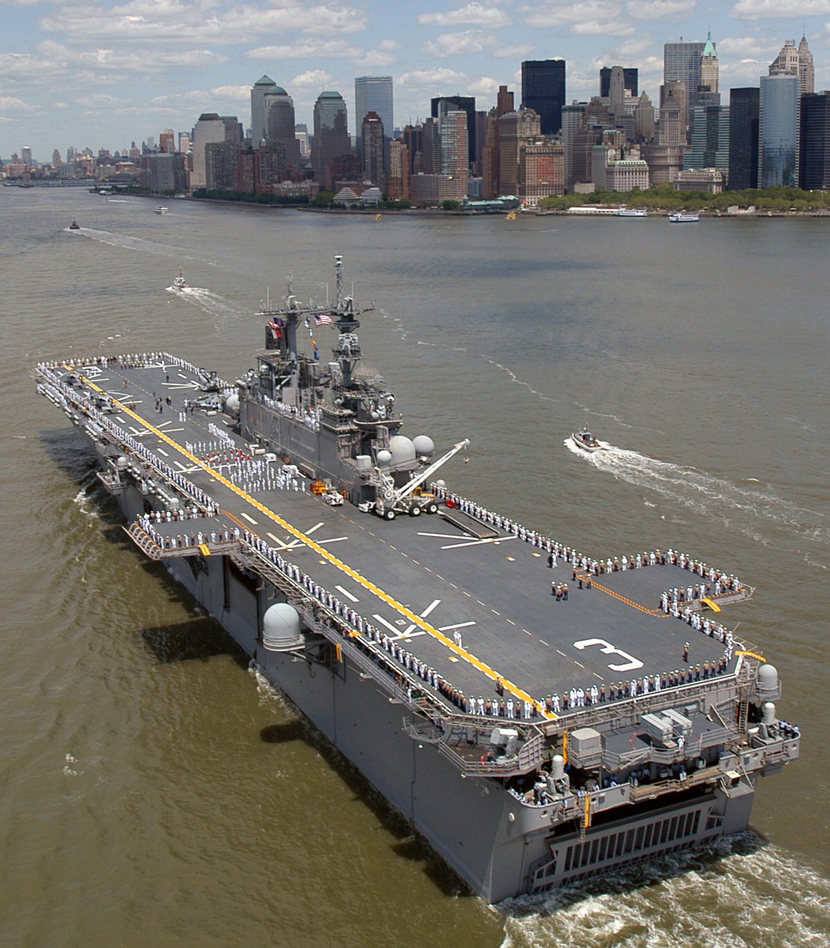 lhd-3 uss kearsarge wasp class amphibious assault ship landing dock us navy 54