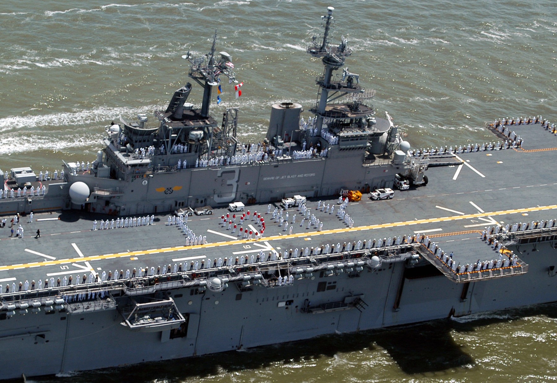 lhd-3 uss kearsarge wasp class amphibious assault ship landing dock us navy 56