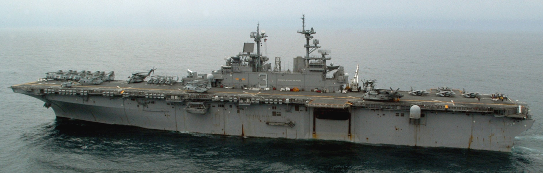 lhd-3 uss kearsarge wasp class amphibious assault ship us navy marines hmm-261 60