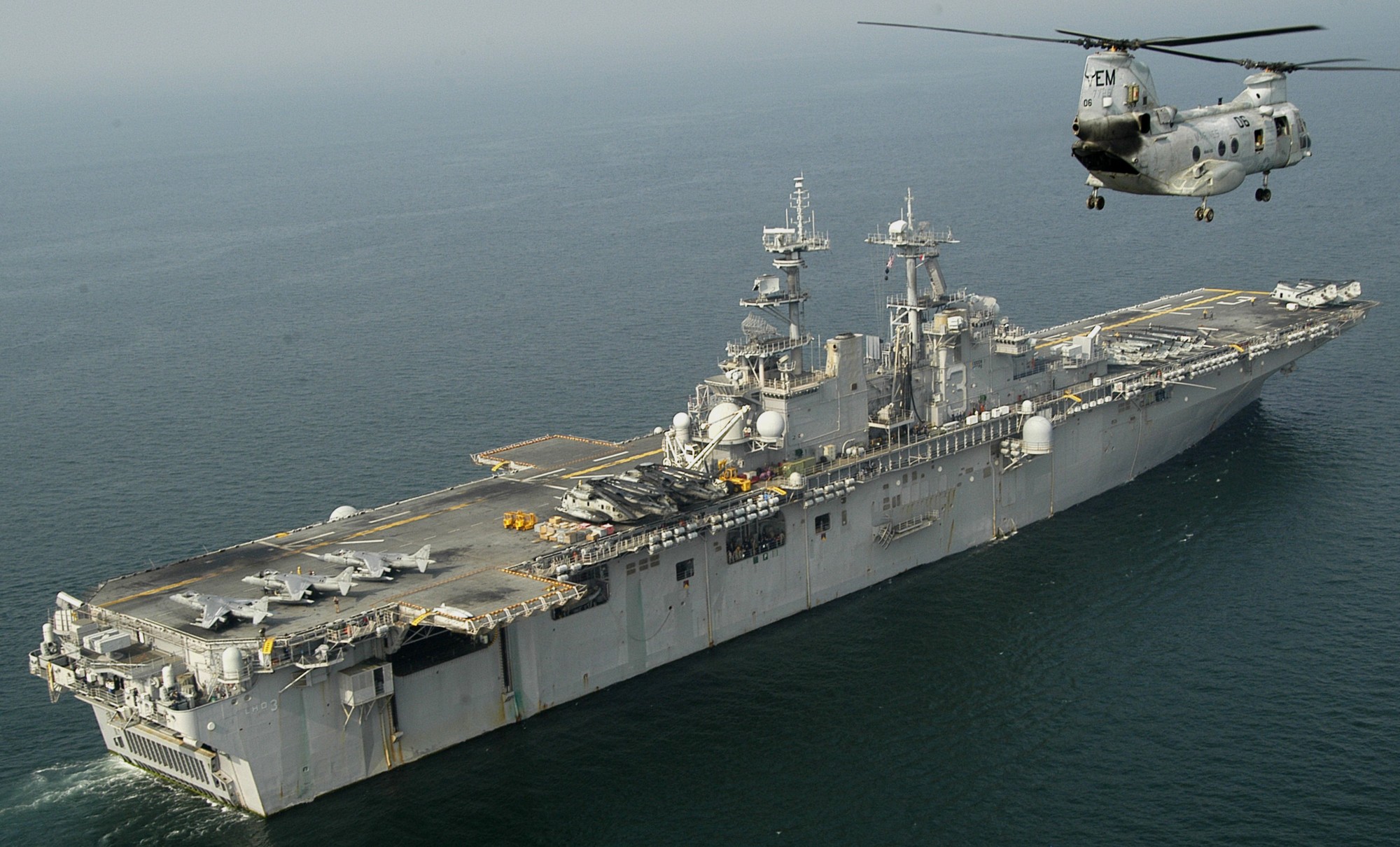 lhd-3 uss kearsarge wasp class amphibious assault ship us navy marines hmm-261 bay of bengal 62