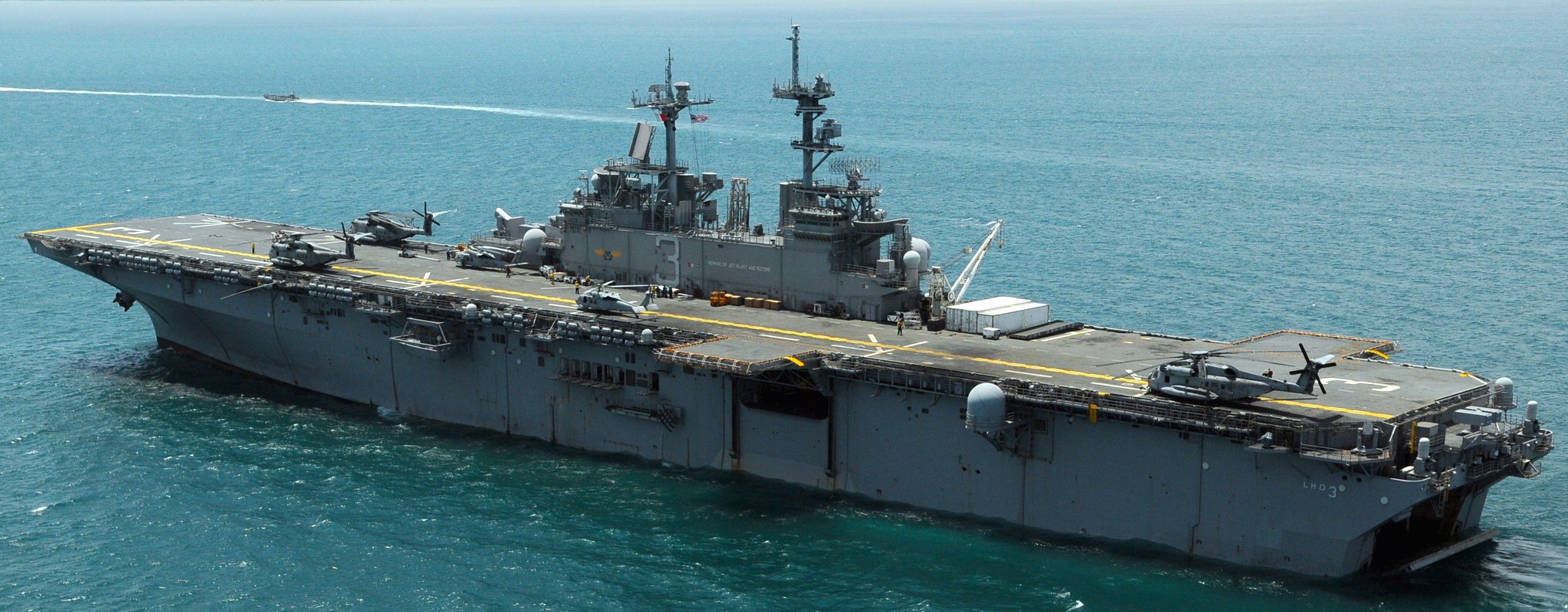 lhd-3 uss kearsarge wasp class amphibious assault ship landing dock disaster relief haiti hurricane 68